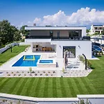 Maem Villa *
