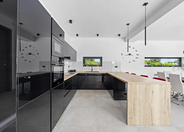 Maem Вилла Пула