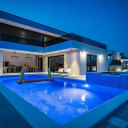 ヴィラ Maem プーラ