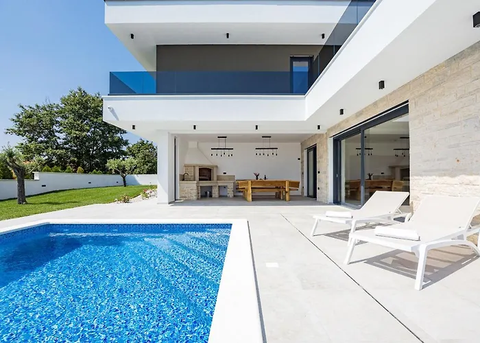 Maem Villa *