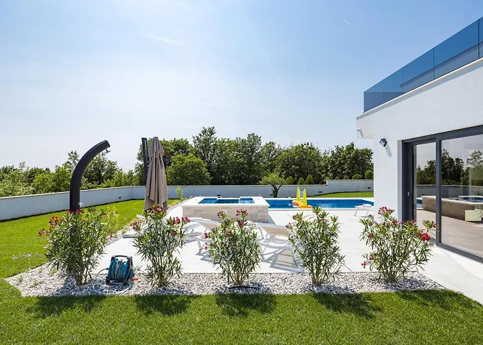 Maem Villa *