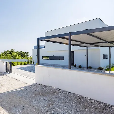 Maem Villa